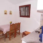 公寓 33 *