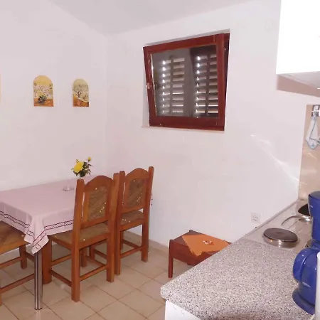 Apartment 33 *